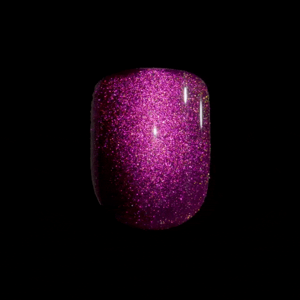 Animation of a single press-on nail in &
