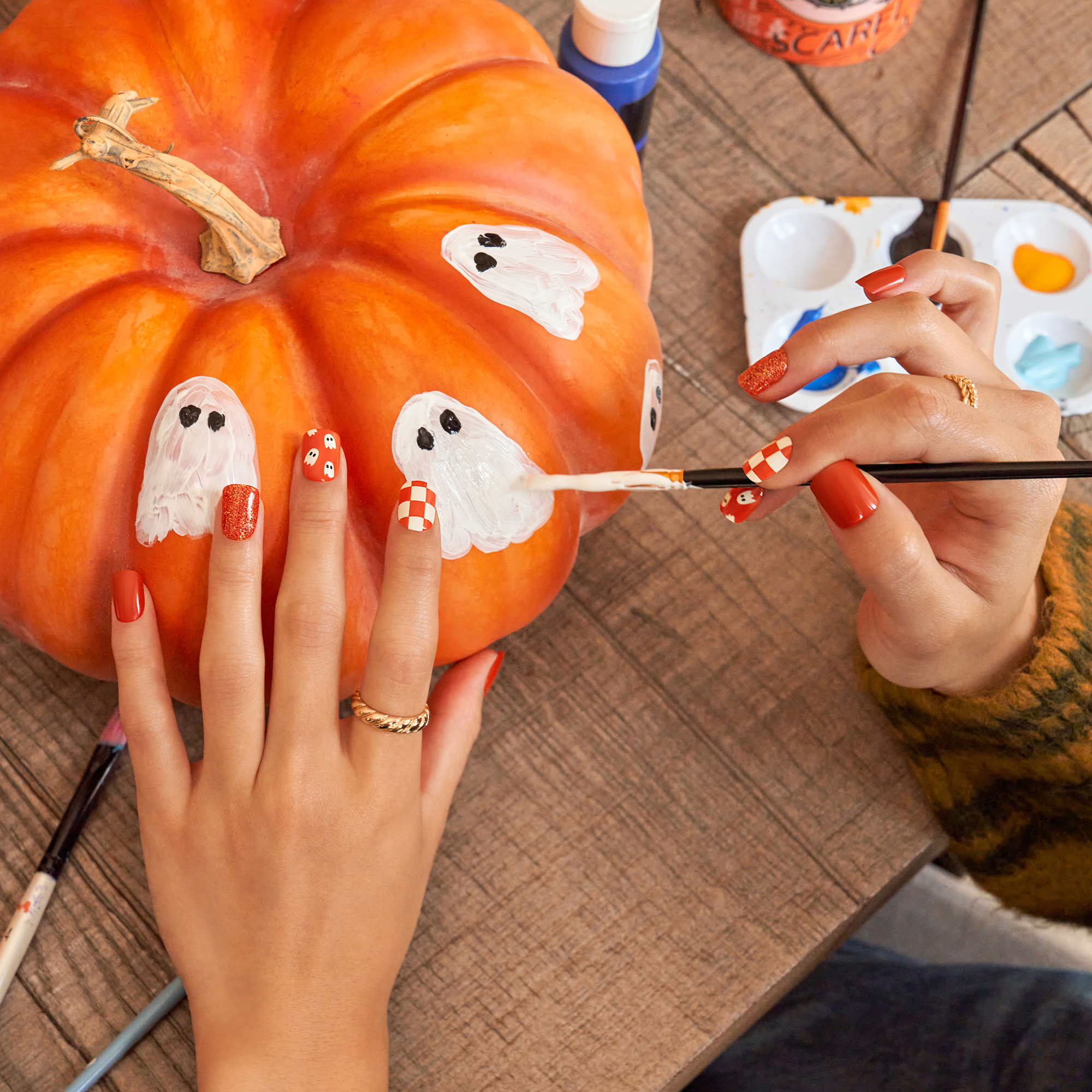 Impress Design Halloween No Glue Fake Press On Nails - Fangs Out | Design, Orange, Short, Squoval, Glow In The Dark, Manicure